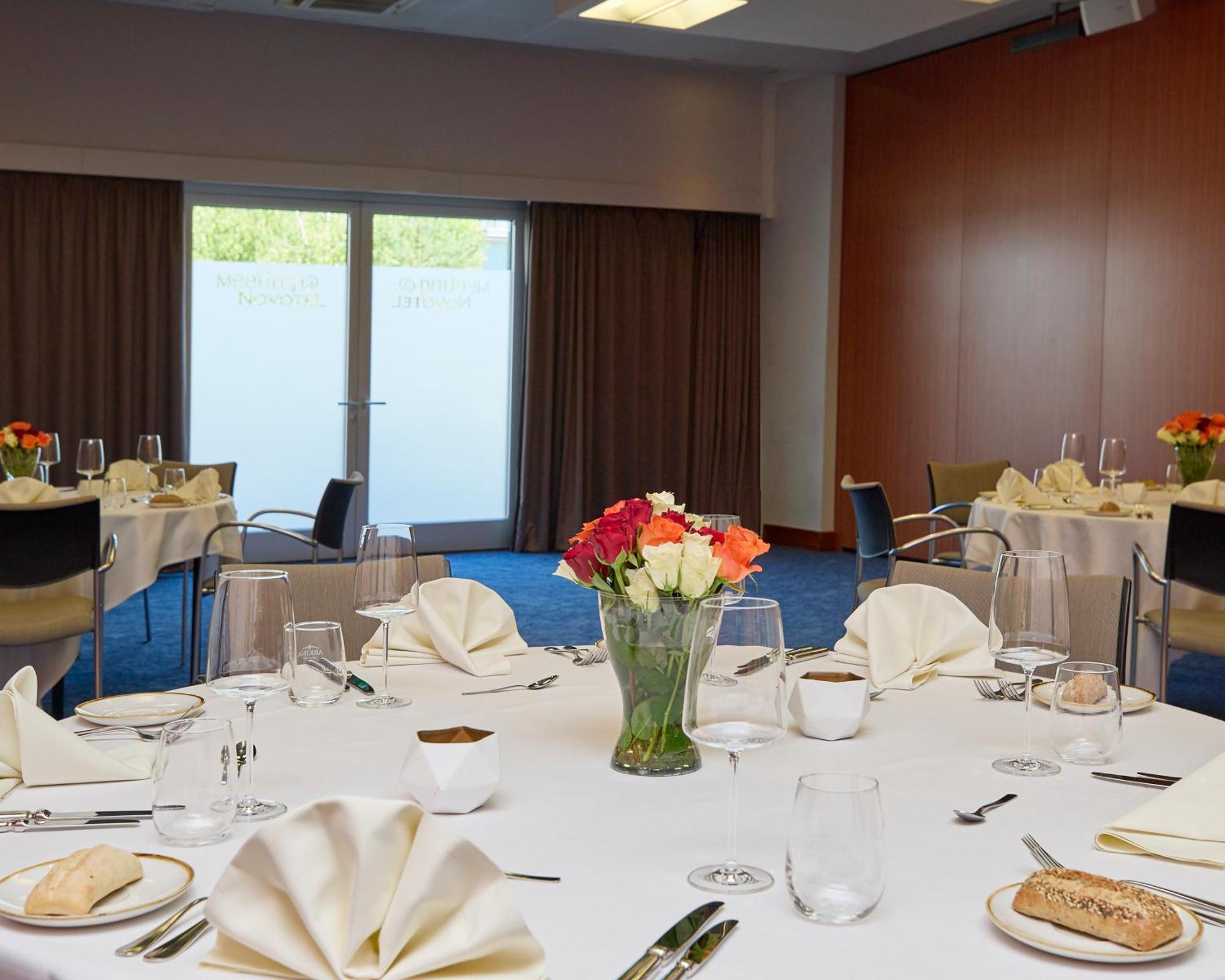 Novotel Zurich City West Esterno foto
