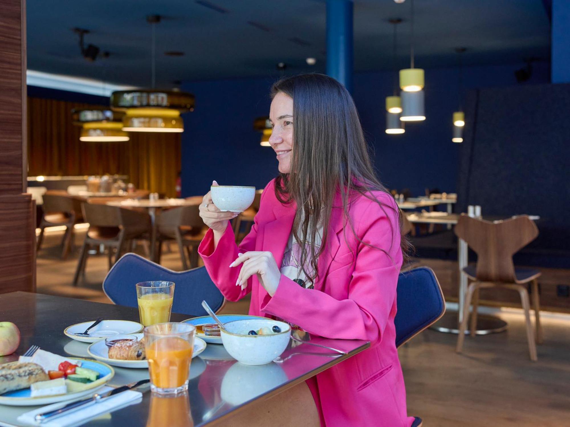 Novotel Zurich City West Esterno foto