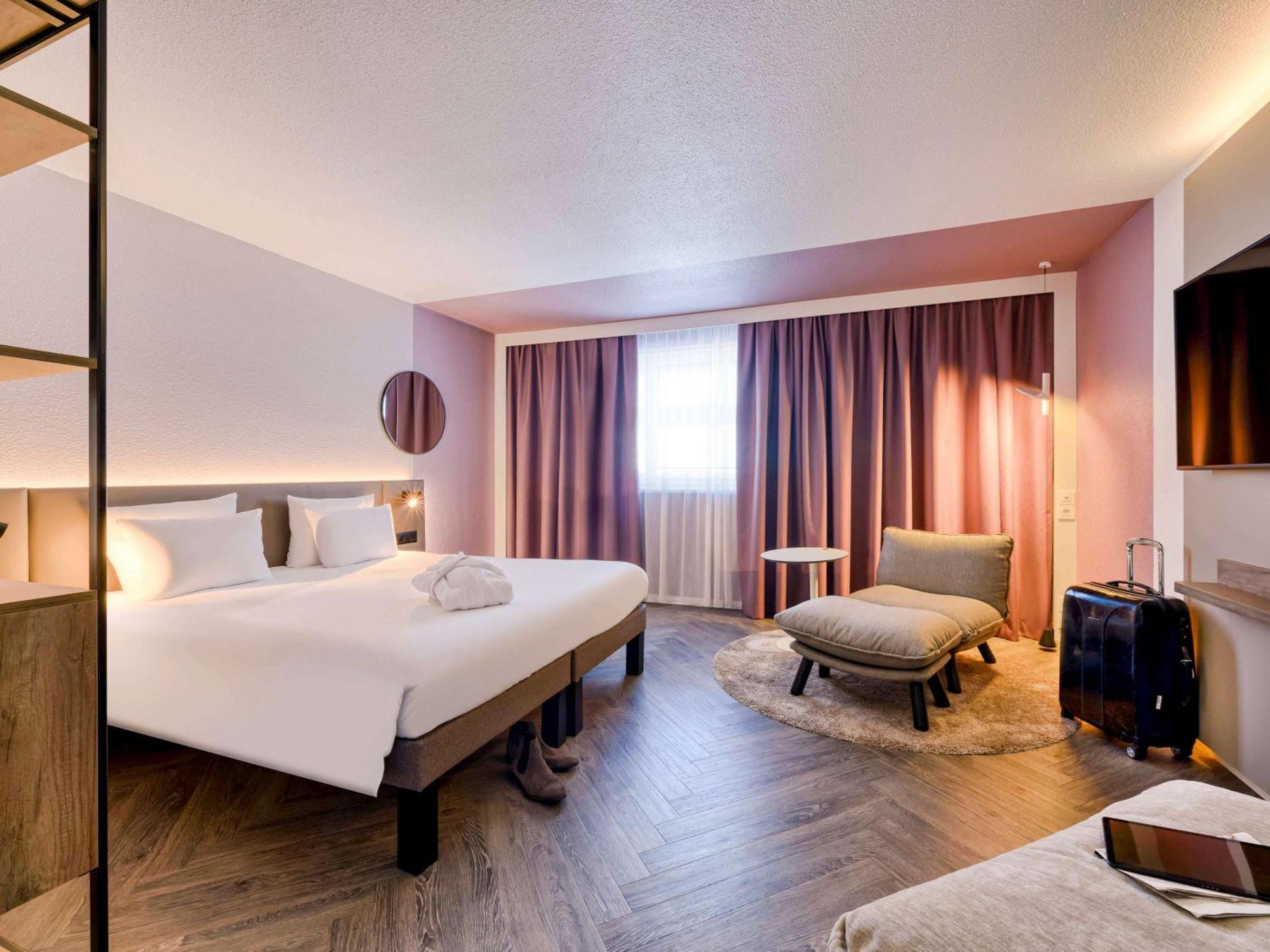 Novotel Zurich City West Esterno foto