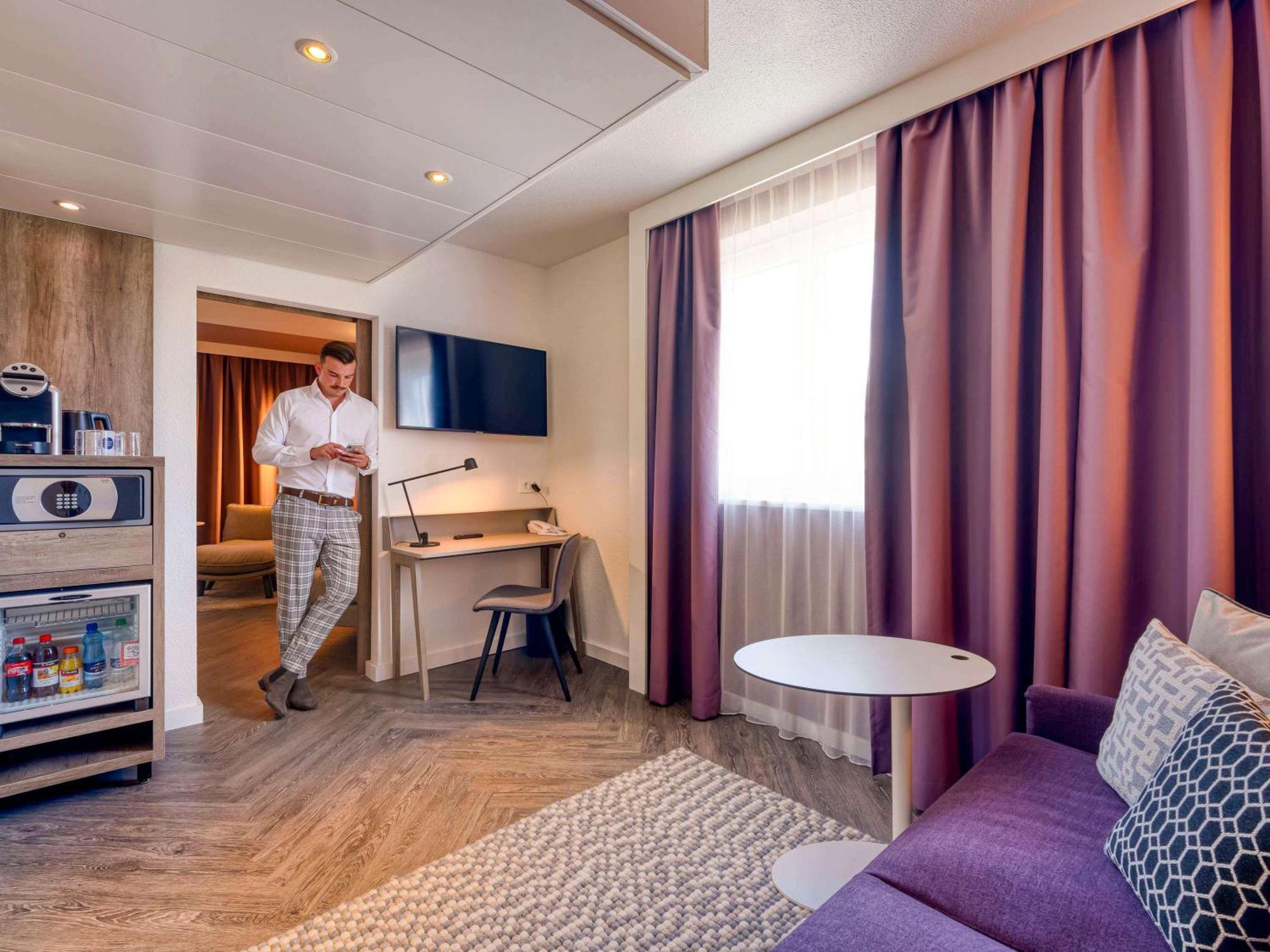 Novotel Zurich City West Esterno foto