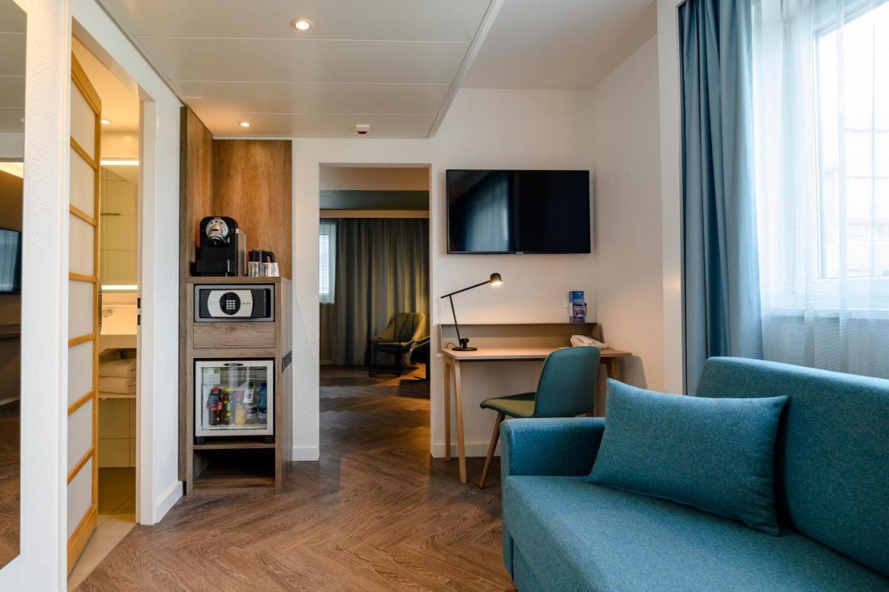 Novotel Zurich City West Esterno foto